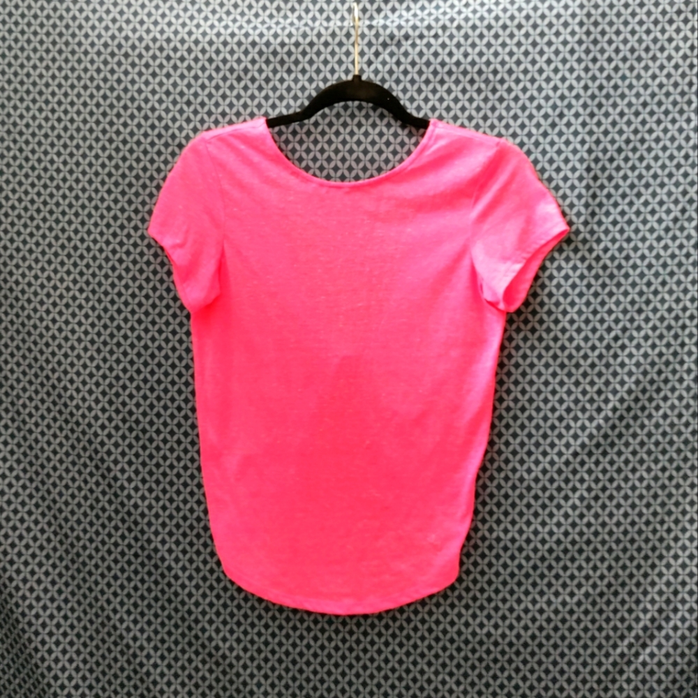 JL - Junior's neon pink short sleeve crop top with twisted back. Size - S
